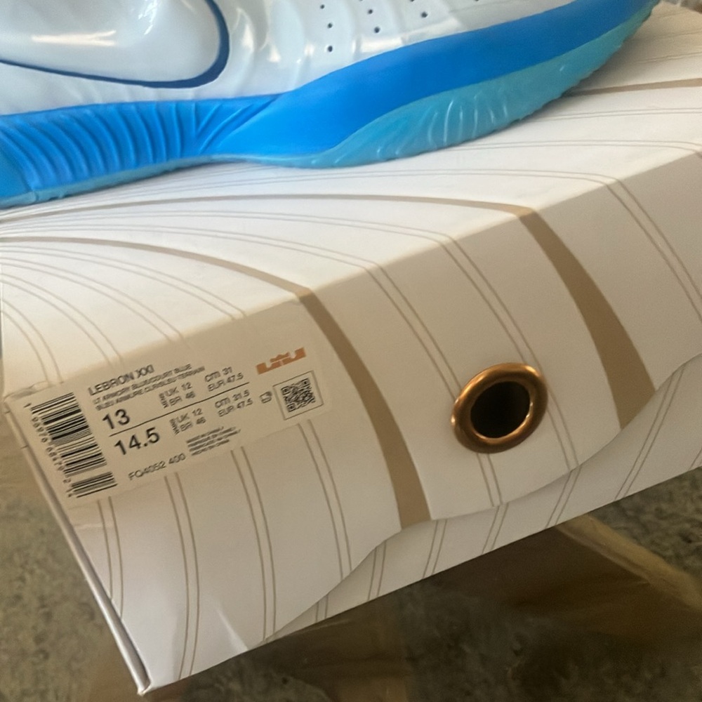 Nike LeBron XXI Basketball Shoes in Light Gray and Blue - Picture 6 of 7